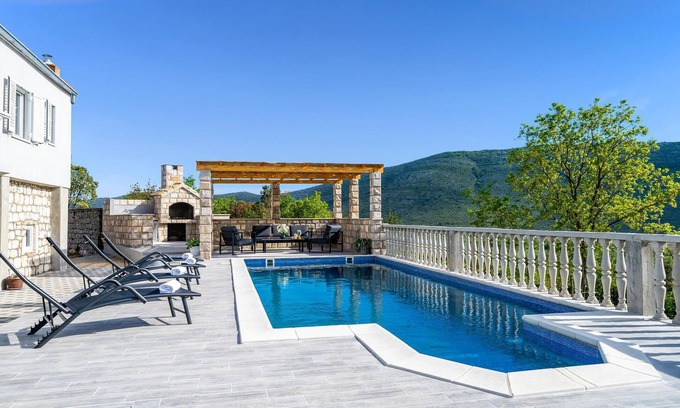 Ston House | Unforgettable Getaway in a Modern Vacation Home with Pool