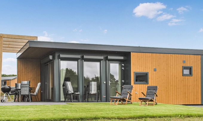 Suesel House | Premier 2 Bedroom Stay in Süsel with Lake View & Spa
