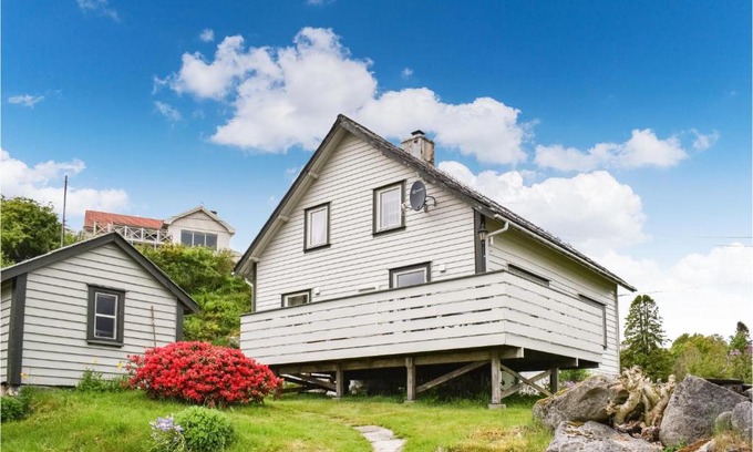 Sveio House | Cozy Home in Sveio with Wifi and Family-Centric Amenities