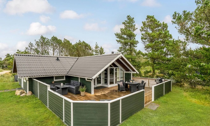 Sønder Vorupør House | Beautiful Oceanfront Getaway Near the Sea - 10/10 Rating!