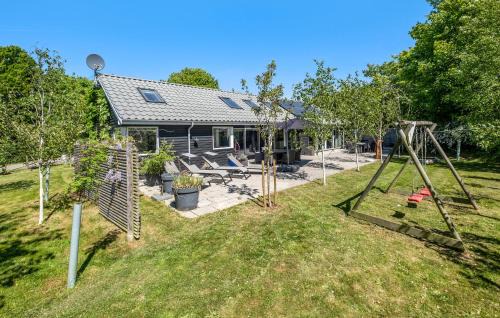 Holloselund House | Inviting Home in Tisvildeleje with Pool & Kitchen Amenities