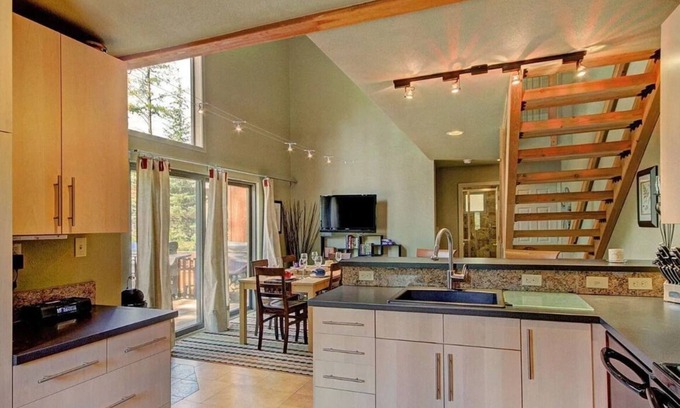Breckenridge House | Charming Mountain Retreat in Breckenridge with Hot Tub