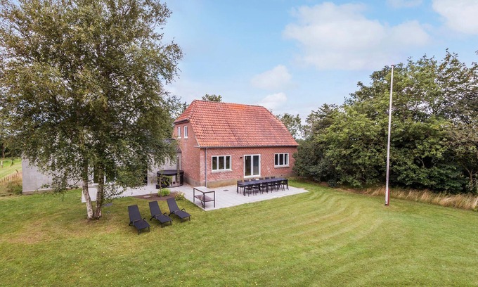 Varde Municipality House | Beautiful home in Varde with kitchen