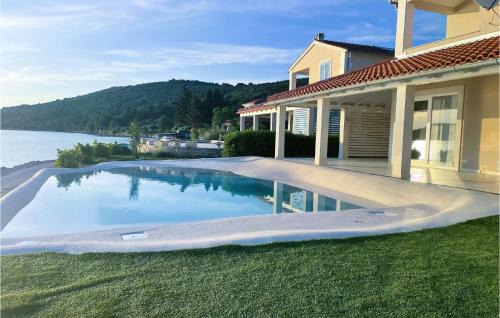 Soline House | Relaxing Retreat in Veli Rat with Pool and Kitchen