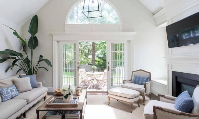 Wellesley House | Elegant Stay in Wellesley's Historic District with Pool