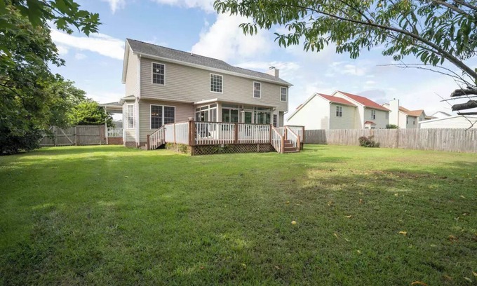 Jacksonville House | Inviting Home Near Marine Corps Base with Pool & Ocean Views
