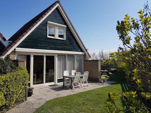Julianadorp House | Cozy Beachside Home with Ocean View & Private Pool