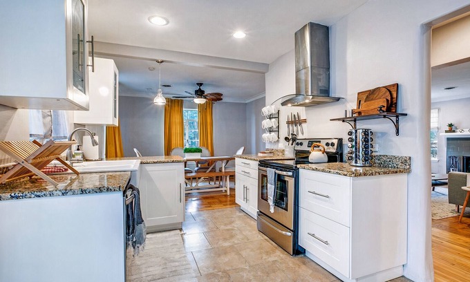 Eastside Promise Neighborhood House | Beautiful Home Near Downtown+Riverwalk