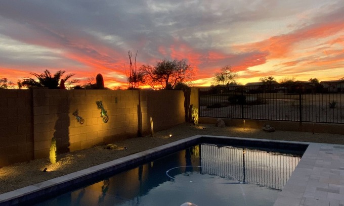 San Tan Valley House | Inviting Golf Course Retreat with Ocean View & Pool
