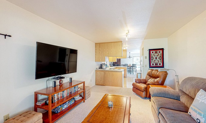 Groveland Condo | Elegant Golf Course Retreat with Pool and Scenic Views