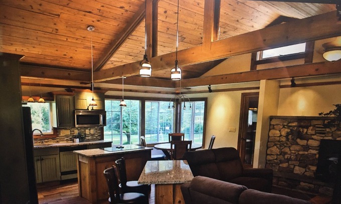 Ulysses House | Explore Pine Creek: Family-Friendly Getaway Near Nature