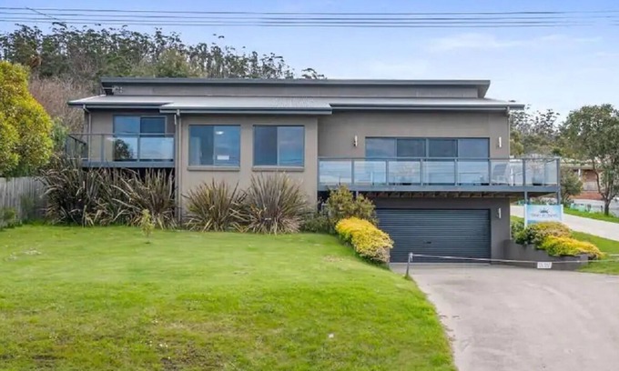 Orford House | Relaxing Oceanfront Retreat with Pool & Spa Amenities