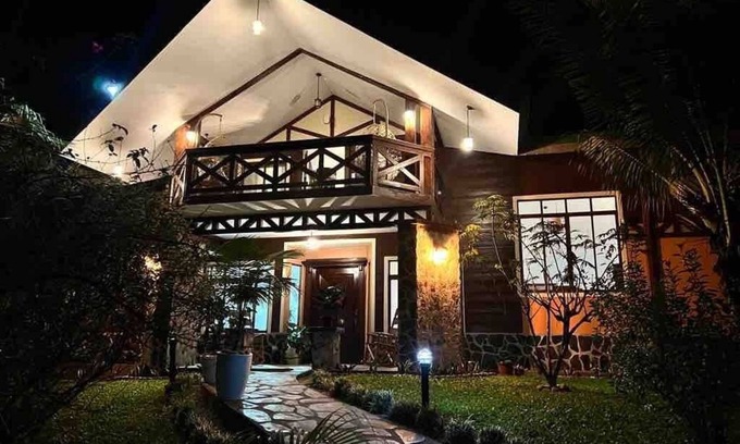 Palma House | Relaxing Retreat with Hot Tub & Pool in Paradise