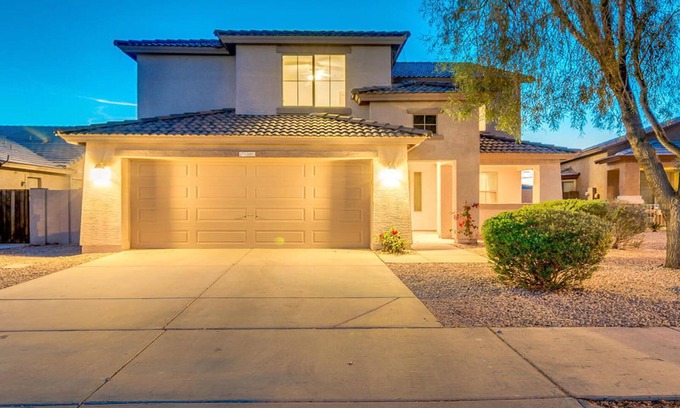 Tuscano House | Ideal Downtown Phoenix Getaway with Spa & Family Amenities