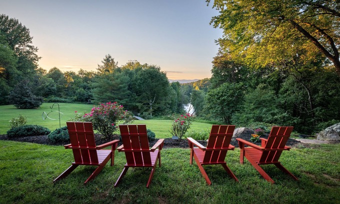 Oakpark House | Elegant 5-Bedroom Riverfront Retreat with Blue Ridge Views