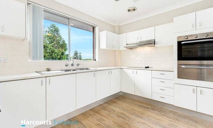 North Parramatta House | Inviting House with a Backyard - Perfect for Families