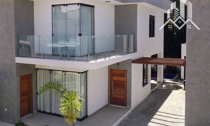Maresias House | Pet-Friendly Suites with Pool in Gated Community, Maresias