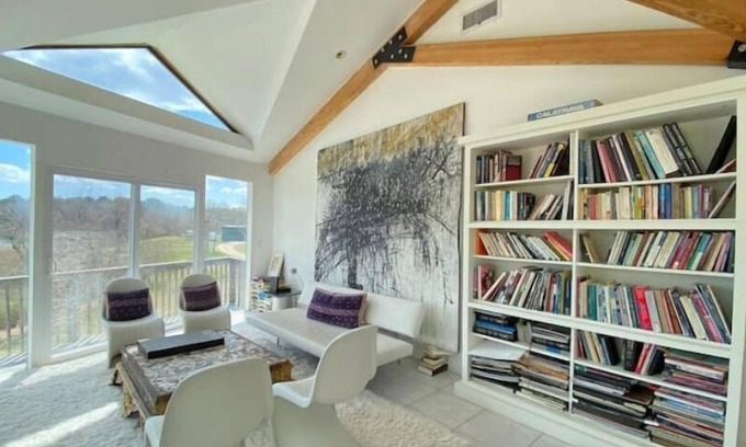 Riverhead House | Serene House by the Lake with Family-Friendly Amenities