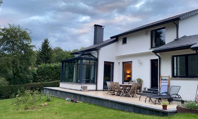 Overijse Villa | Serene House Surrounded by Nature's Beauty and Ocean Views