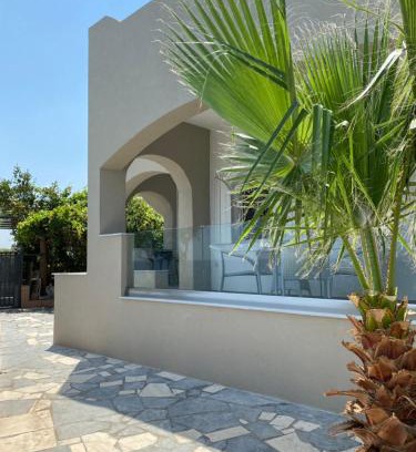 Linoperamata Apartment | Seaside Retreat: Pet Friendly Stay with High Guest Ratings