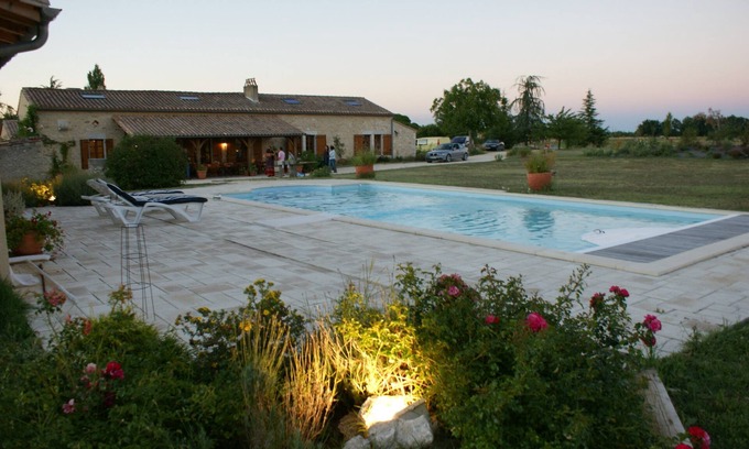 Sigoules House | Idyllic Perigord Escape: 5-Bedroom with Private Pool