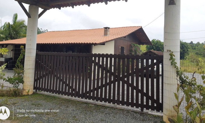 Picarras House | Beautiful house in place. It is 6 kilometers to Piçarras Beach.