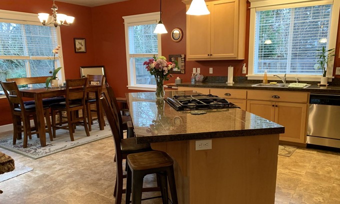 Central Oregon House | Tranquil Retreat in Serene Neighborhood for Your Getaway