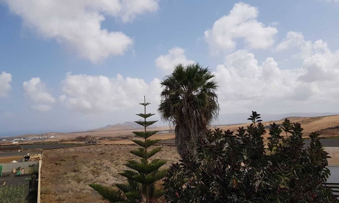 Tinajo House | Tranquil Retreat in the Heart of Lanzarote with Pool