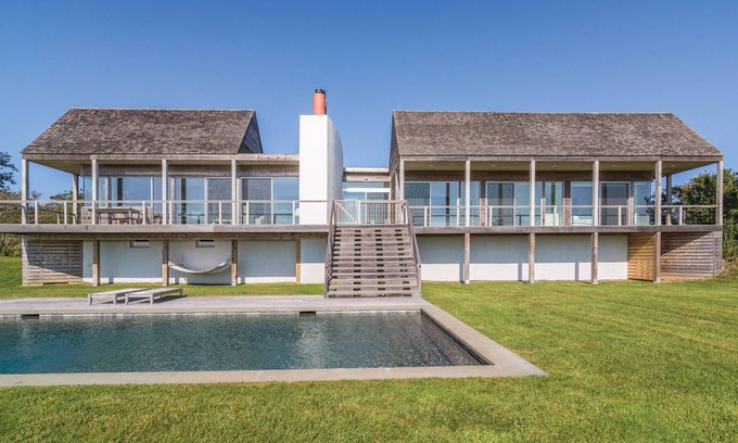Montauk House | Beautiful house over looking Lake Montauk, the Bay and the Ocean