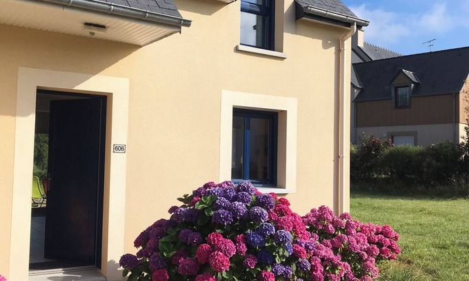 Saint-Lunaire House | Tranquil Getaway: Modern House 500m from the Beach