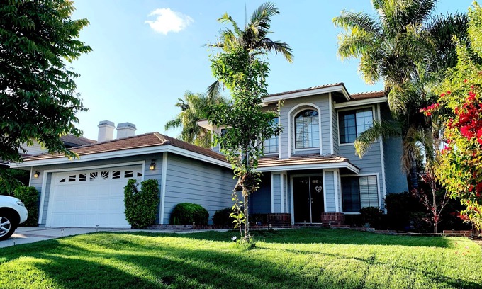 Moreno Valley House | Scenic Mountain View House with Spa and Breakfast Options