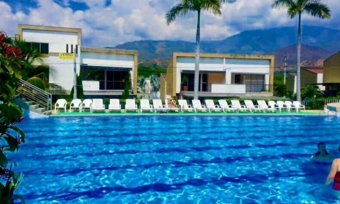 Monteria House | Inviting House with Pool in San Jerónimo, Antioquia