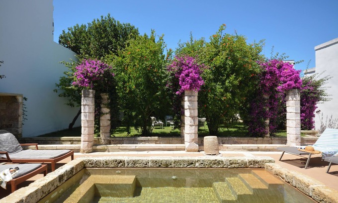 Andrano House | Beautiful house with pool and large garden