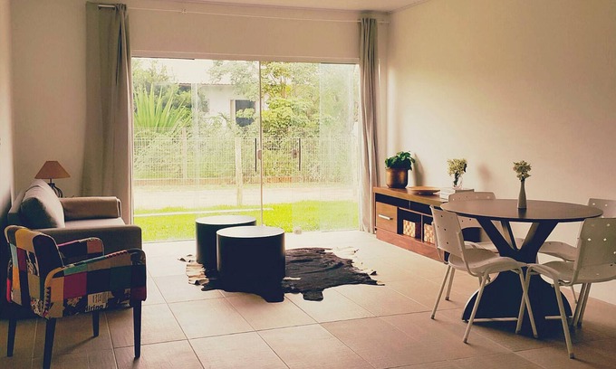 Arroio House | Inviting Home with Wi-Fi, Pool & BBQ Area - Rated 9.8/10