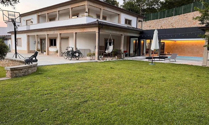 Ponte de Lima House | Stunning Individual House with Ocean View and Spa Amenities