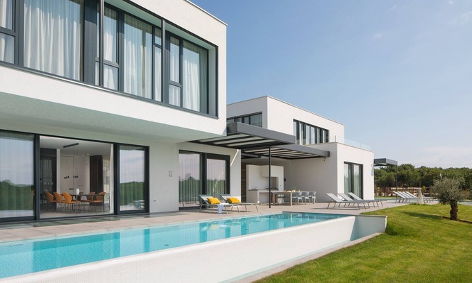 Bale Villa | Inviting Villa Ulca Gold with Pool Table & Sauna in Istria