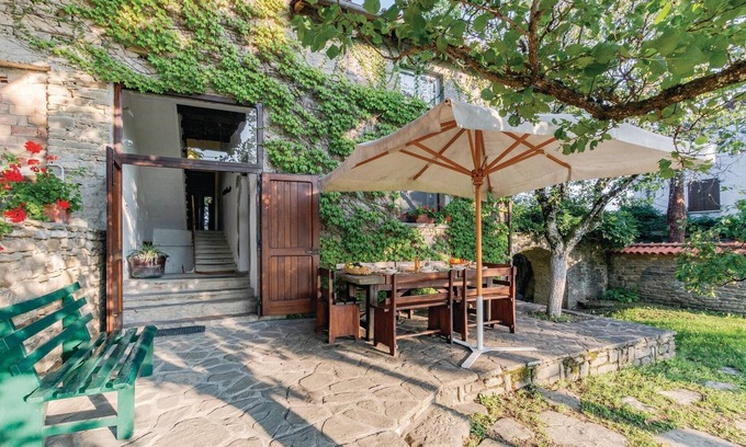 Borgo Val di Taro House | Experience Nature at Ghirardi: 10/10 Guest Rated Retreat