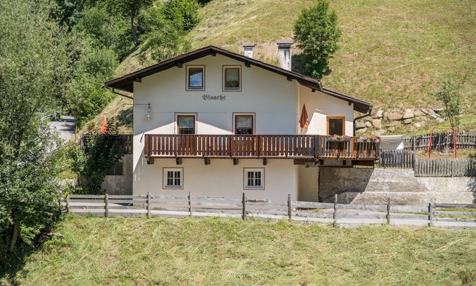 San Leonardo in Passiria House | Idyllic Ferienhaus in der Blaiche: Mountain Views & Garden