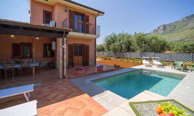 Mandra Capreria House | Family-Friendly 3 Bedroom Retreat in Torre Colonna-Sperone