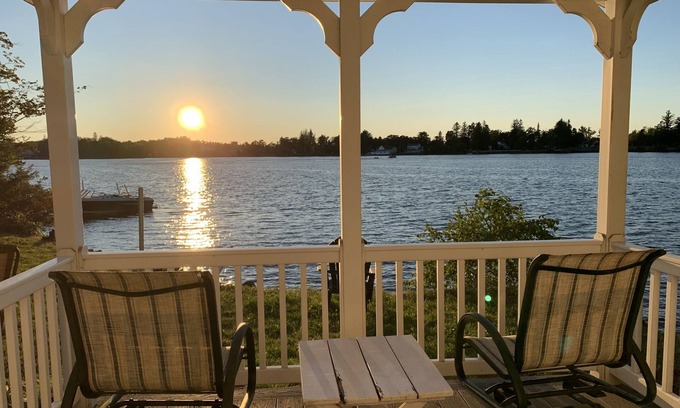 Mariaville House | Idyllic Lake House with Spectacular Sunsets and Ocean Views