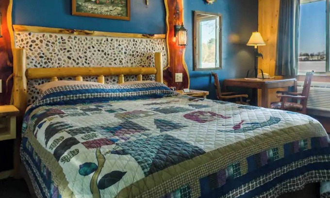 Rice Lake Cabin | Discover Room 3 at Fisherman's Hideaway - Curriers Lakeview