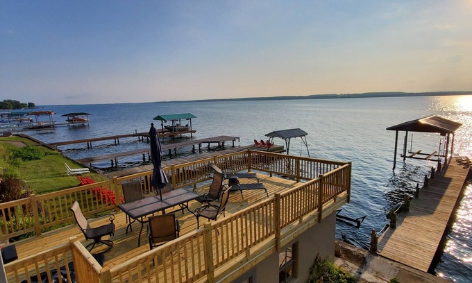 Geneva House | Scenic Lakefront Retreat on the Seneca Wine Trail