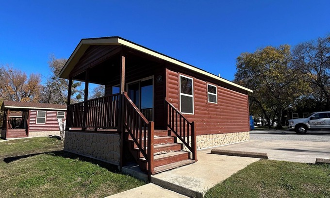 Frisco Cabin | Beautiful Lakeside Tiny House Cabin