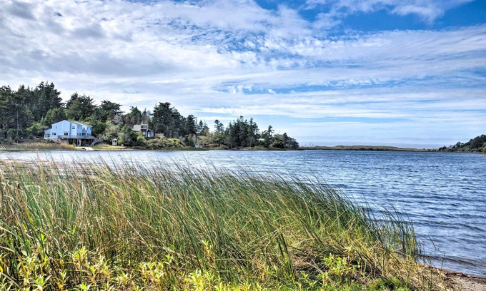 Port Orford Cabin | Beautiful Lakeside Port Orford Cabin with Deck!