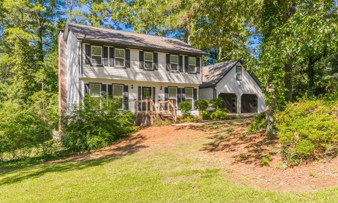 East Cobb House | Inviting Newly Renovated 5 Bedroom House - Guest Rated 9.6