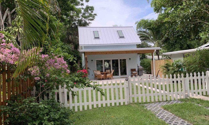 Stuart House | Bright Sun-Drenched Loft with Ocean Views & Pet-Friendly Stay
