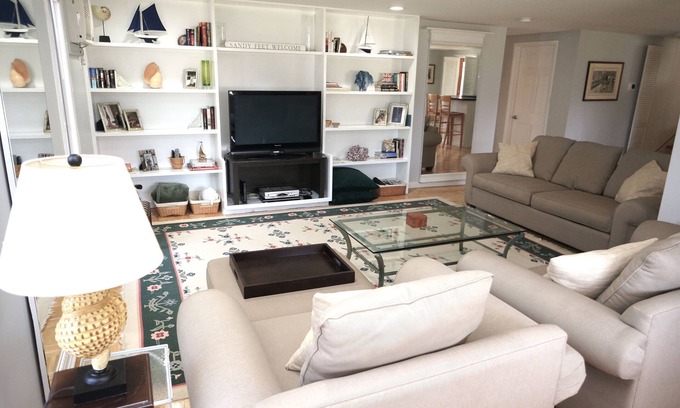 Westhampton Beach House | Idyllic Village Retreat: Walk to Everything & Ocean Views