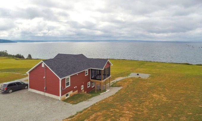 Boularderie House | Idyllic Family Retreat with Oceanfront Views and Pet Friendly