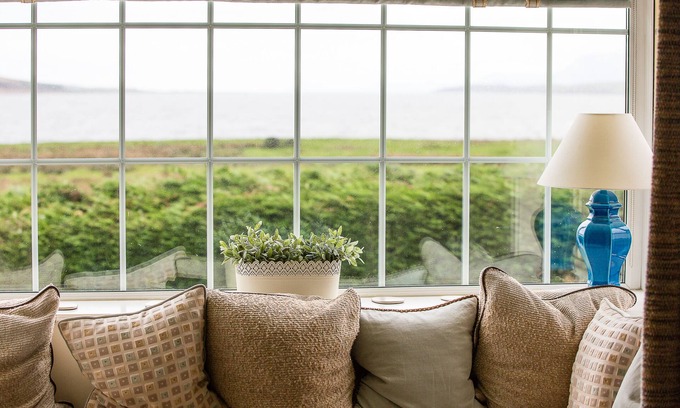 Rothesay Cottage | Idyllic Sea View Hotel with Pool and Beach Access
