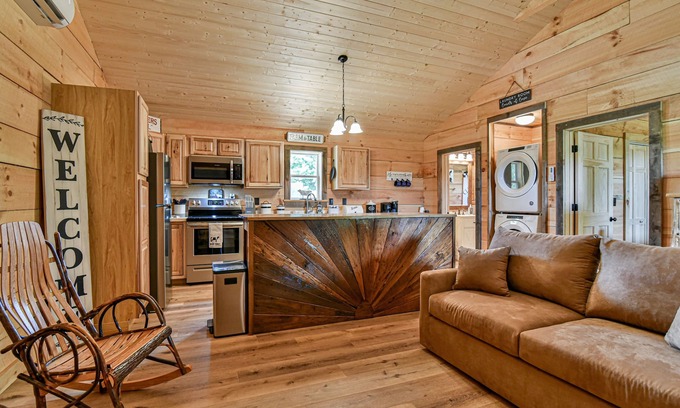 Hendersonville Cabin | Top-Rated Log Cabin on Horse Farm with Family-Friendly Perks